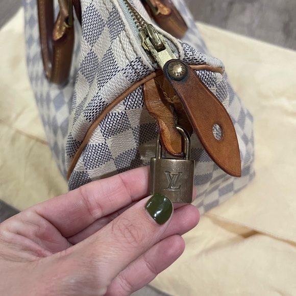 Louis Vuitton Speedy - Picture 10 of 10